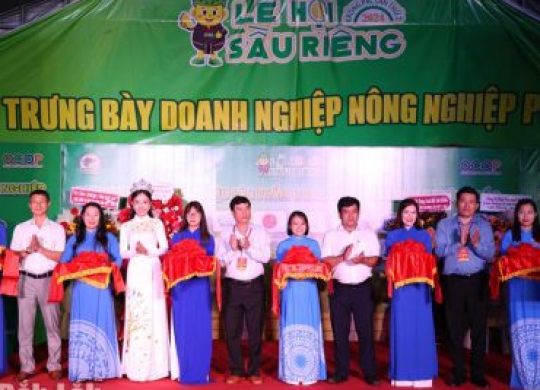 Khai mạc Hội chợ giới thiệu sản phẩm OCOP và nông nghiệp tiềm năng của địa phương